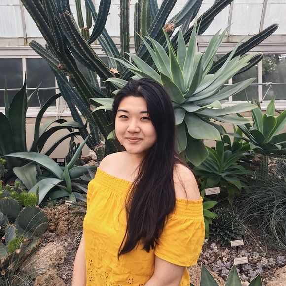 Meet your Posher, Beth - Picture 1 of 1